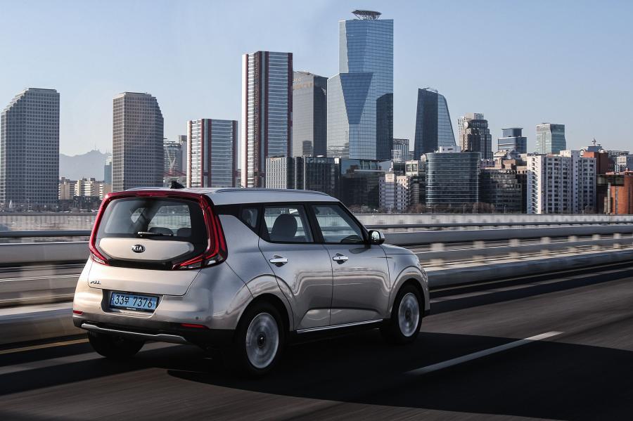  Kia Soul EV (SK3) 2019 года  (KR) (фото 10 из 35)